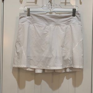 Lululemon Skirt Is hotel size 8 Tall